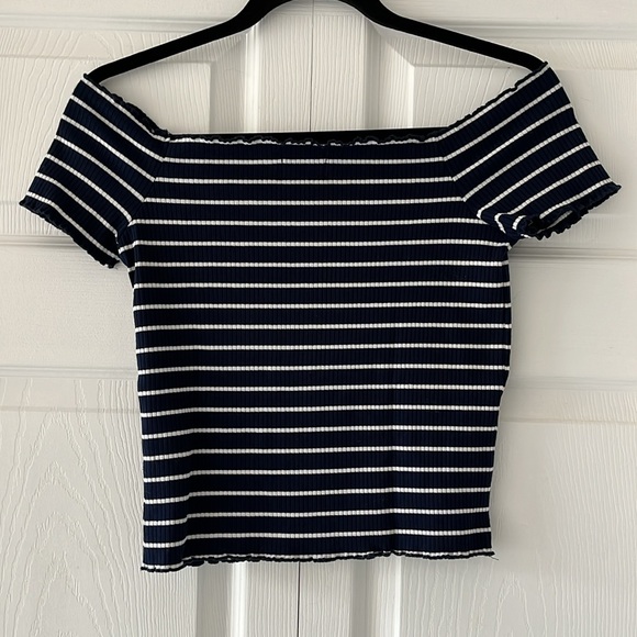 Bardot off the shoulder cropped t-shirt - Picture 3 of 4